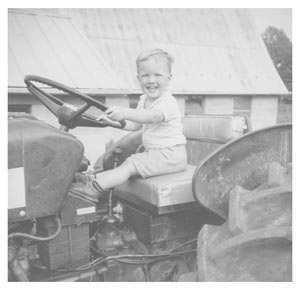 Andre-tractor-bw-300